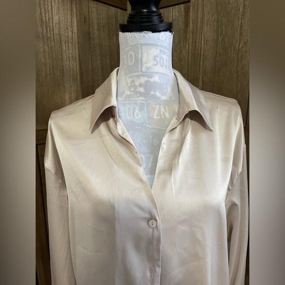 NWT BiBi Oversized Button Down Blouse. - Picture 2 of 7